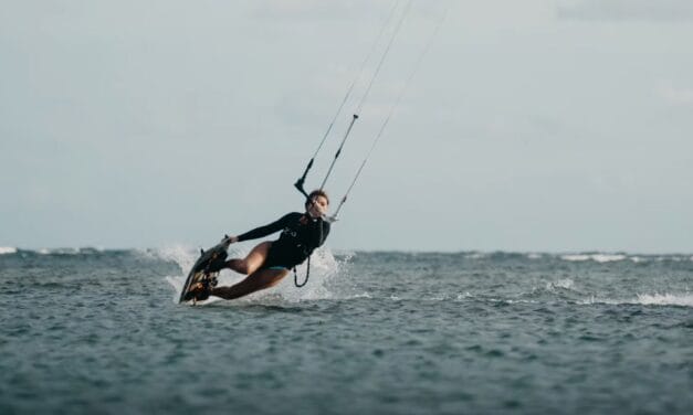 3 Questions À Phoebe Rocher, en route pour le circuit mondial senior de kitesurf